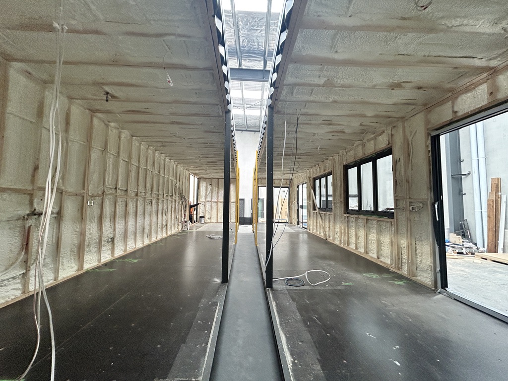 Double width container